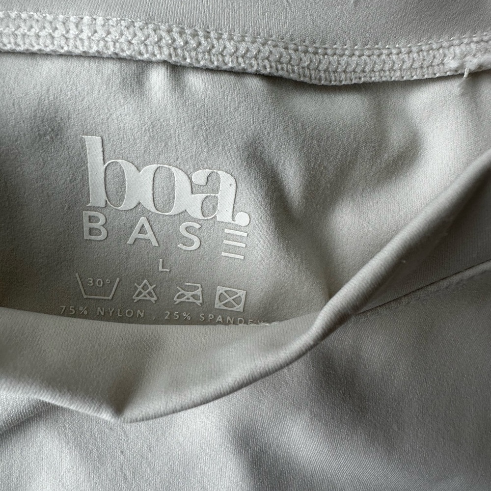 Elegant Cream Long Sleeve Women's Top - Picture 2 of 3